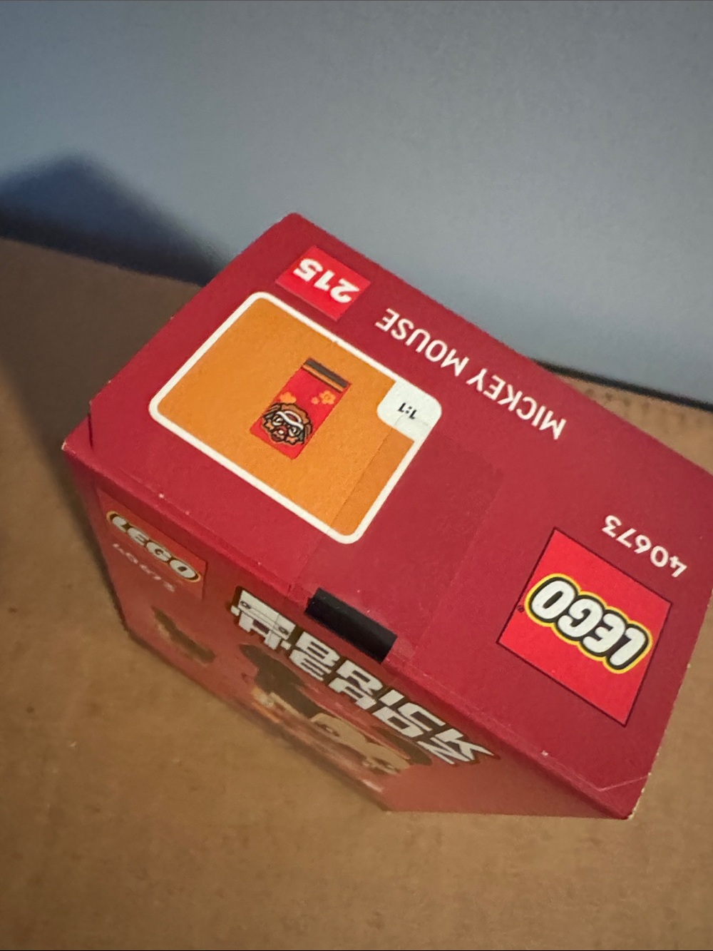 LEGO BrickHeadz Mickey Mouse Spring Festival Red & Black - Picture 4 of 4